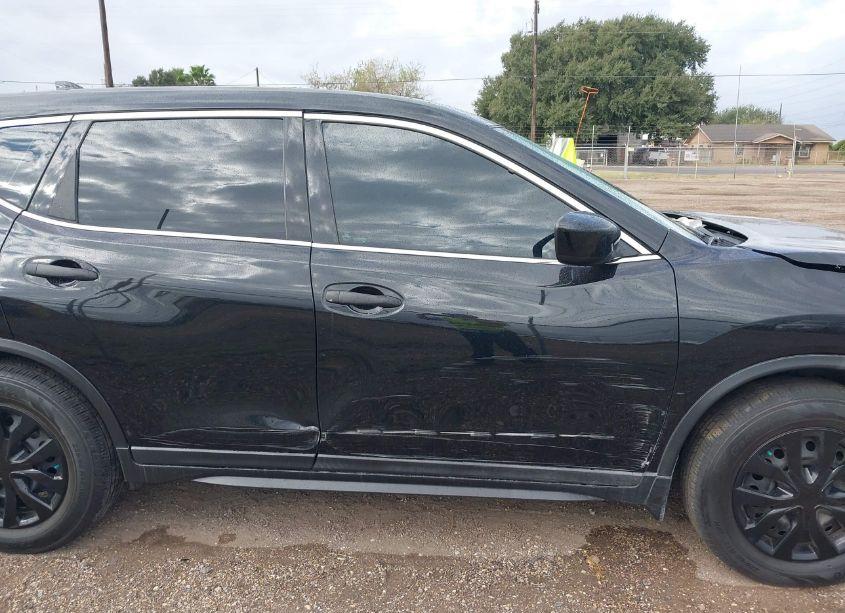 Photo 13 of 2019 Nissan Rogue S (VIN 5N1AT2MT7KC838356)