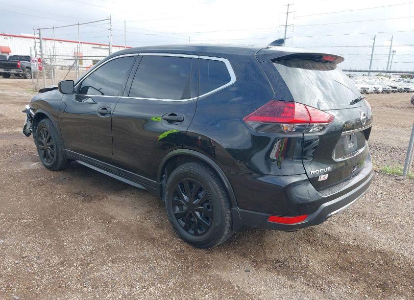 Photo 3 of 2019 Nissan Rogue S (VIN 5N1AT2MT7KC838356)