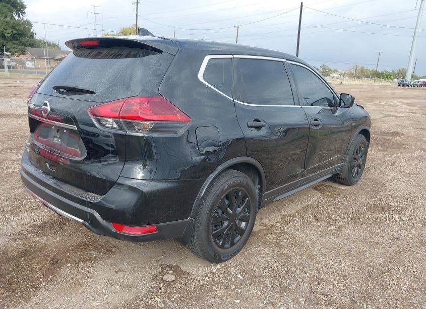 Photo 4 of 2019 Nissan Rogue S (VIN 5N1AT2MT7KC838356)