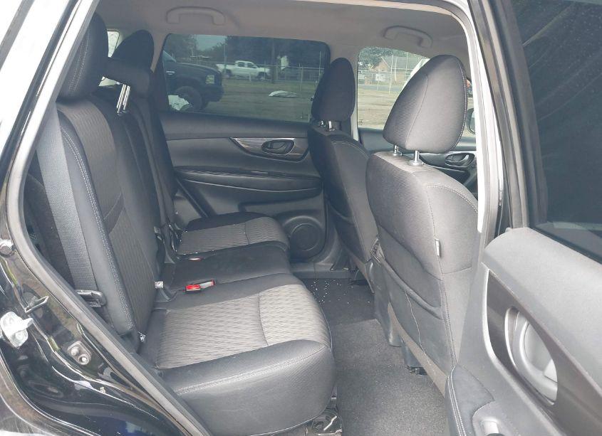 Photo 8 of 2019 Nissan Rogue S (VIN 5N1AT2MT7KC838356)