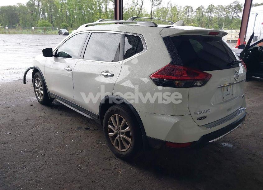 Photo 3 of 2019 Nissan Rogue S (VIN 5N1AT2MT7KC844450)