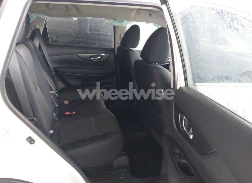 Photo 8 of 2019 Nissan Rogue S (VIN 5N1AT2MT7KC844450)