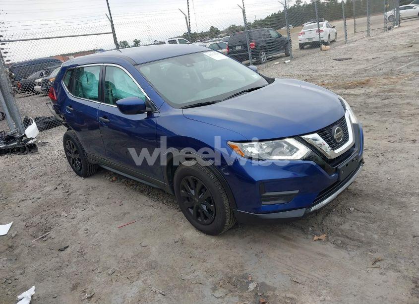 2020 Nissan Rogue S FWD (VIN 5N1AT2MT7LC801812) main photo