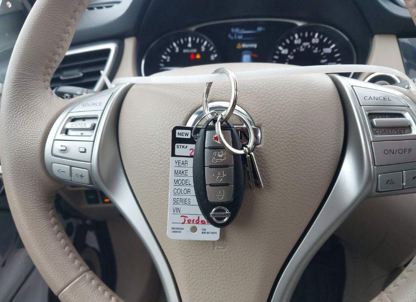 Photo 11 of 2015 Nissan Rogue SL (VIN 5N1AT2MT8FC855706)