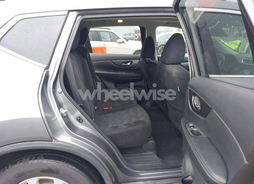 Photo 8 of 2016 Nissan Rogue SV (VIN 5N1AT2MT8GC862768)