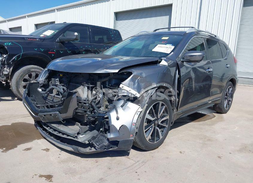 Photo 2 of 2017 Nissan Rogue SL (VIN 5N1AT2MT8HC749372)