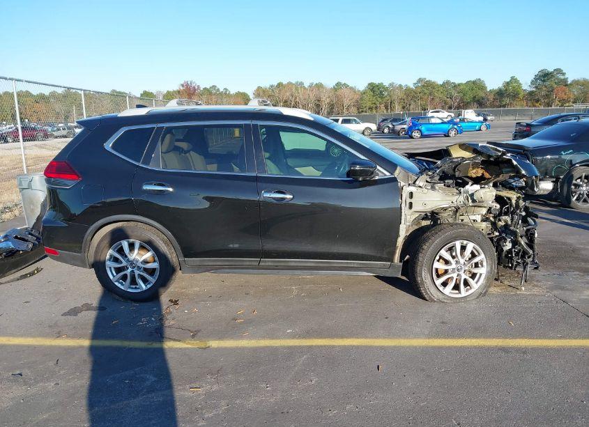 Photo 13 of 2017 Nissan Rogue SV (VIN 5N1AT2MT8HC751820)
