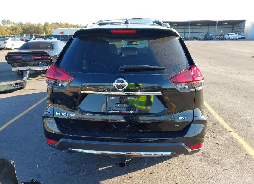 Photo 16 of 2017 Nissan Rogue SV (VIN 5N1AT2MT8HC751820)