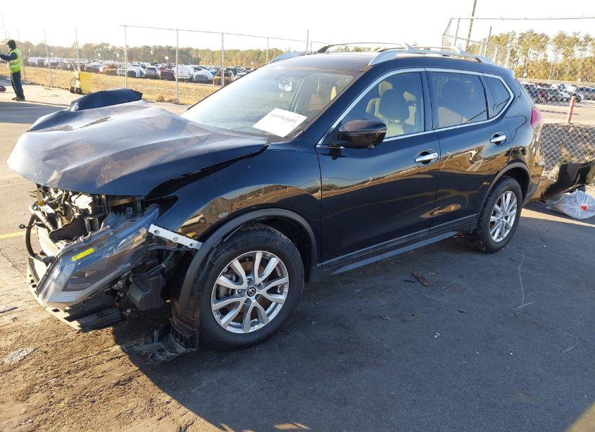 Photo 2 of 2017 Nissan Rogue SV (VIN 5N1AT2MT8HC751820)