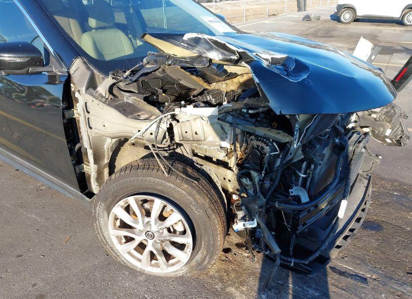 Photo 6 of 2017 Nissan Rogue SV (VIN 5N1AT2MT8HC751820)