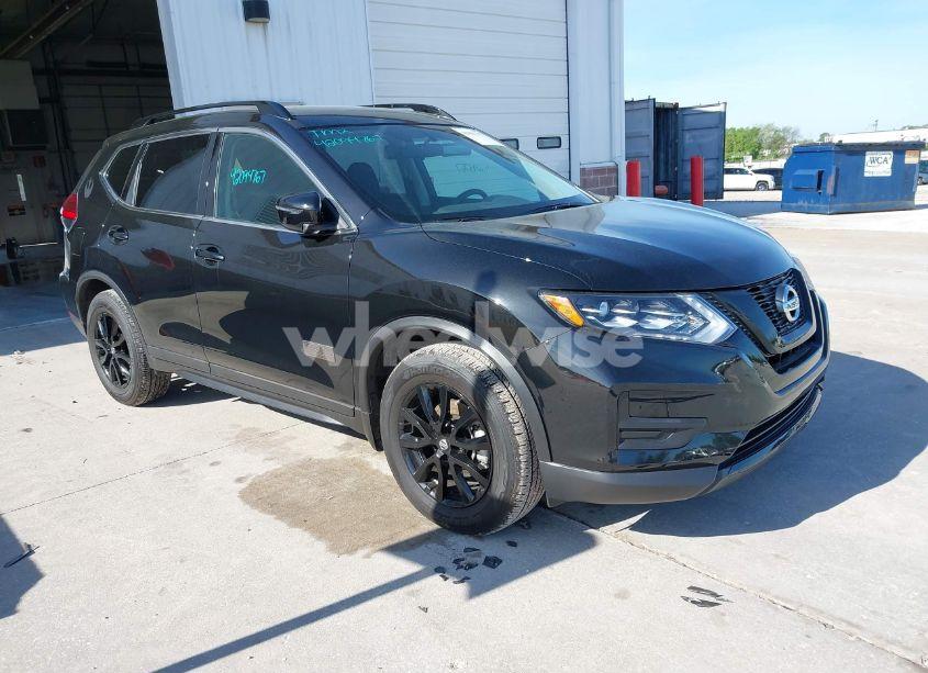 2017 Nissan Rogue SV (VIN 5N1AT2MT8HC755480) main photo