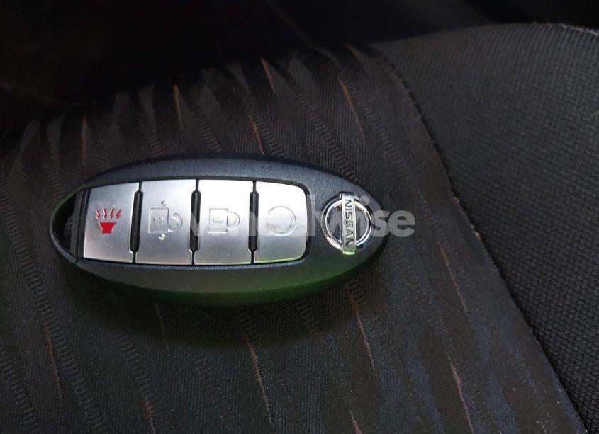 Photo 10 of 2017 Nissan Rogue SV (VIN 5N1AT2MT8HC755480)