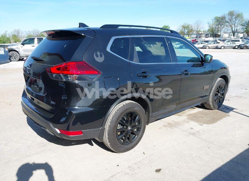 Photo 4 of 2017 Nissan Rogue SV (VIN 5N1AT2MT8HC755480)
