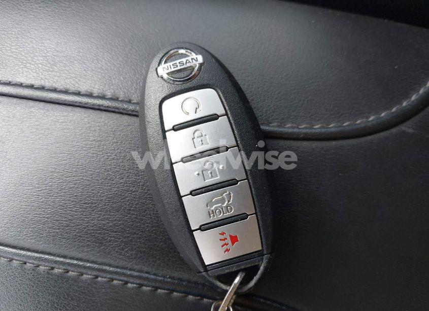 Photo 11 of 2017 Nissan Rogue SL (VIN 5N1AT2MT8HC773039)