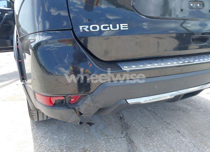 Photo 6 of 2017 Nissan Rogue SL (VIN 5N1AT2MT8HC773039)