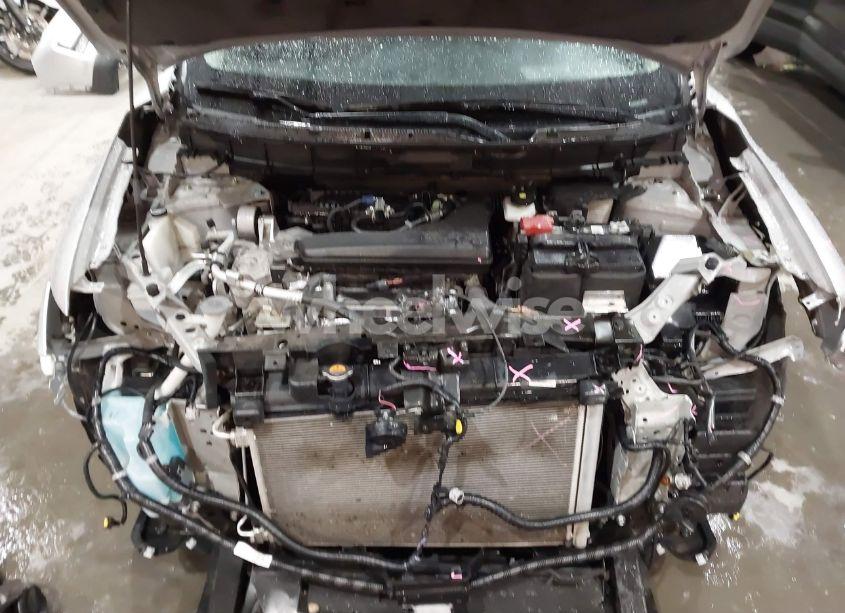 Photo 10 of 2017 Nissan Rogue SL (VIN 5N1AT2MT8HC784235)