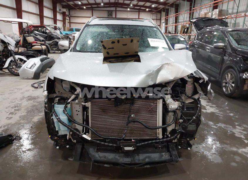 Photo 13 of 2017 Nissan Rogue SL (VIN 5N1AT2MT8HC784235)