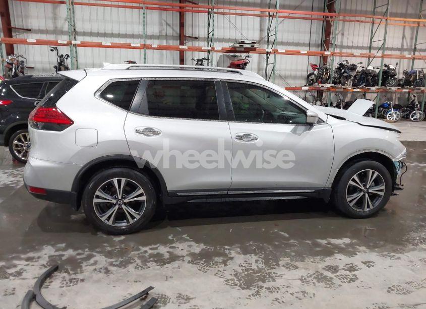 Photo 14 of 2017 Nissan Rogue SL (VIN 5N1AT2MT8HC784235)