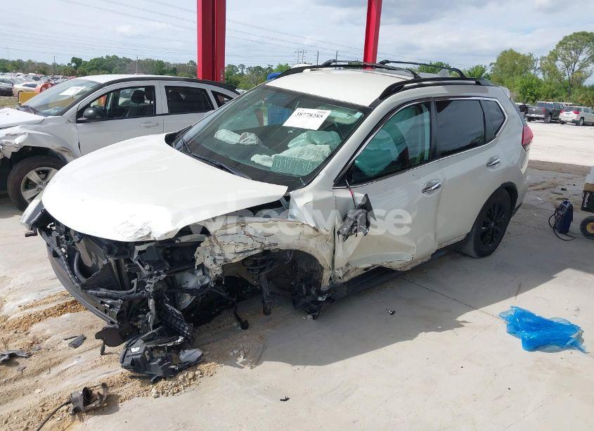 Photo 2 of 2017 Nissan Rogue SV (VIN 5N1AT2MT8HC848547)