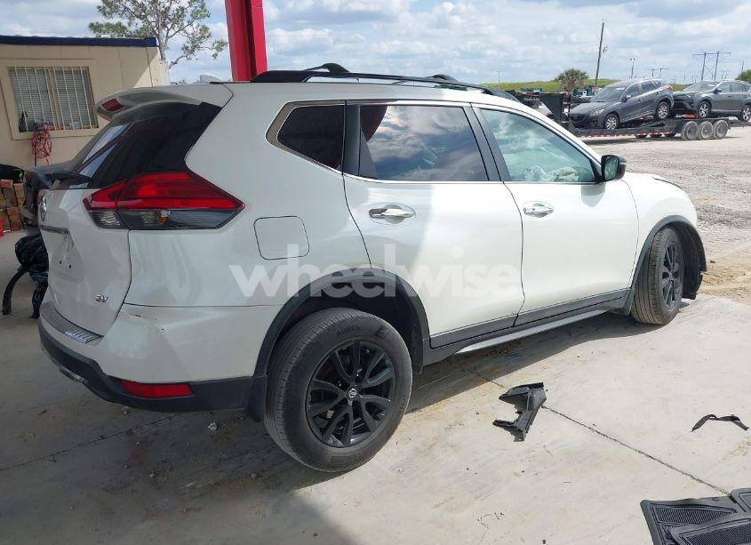 Photo 4 of 2017 Nissan Rogue SV (VIN 5N1AT2MT8HC848547)