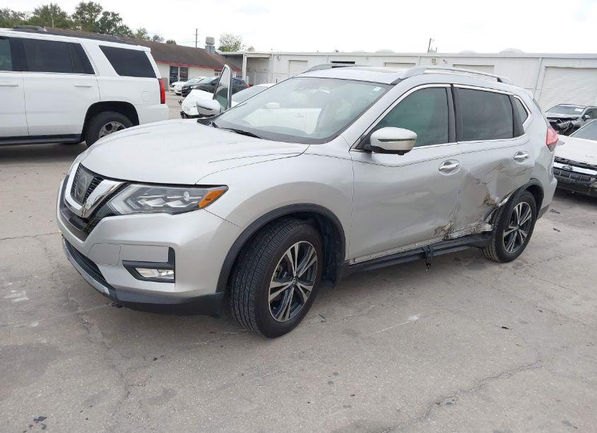 Photo 2 of 2017 Nissan Rogue SL (VIN 5N1AT2MT8HC864392)