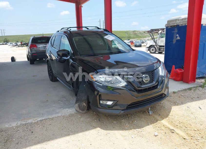 2018 Nissan Rogue SV (VIN 5N1AT2MT8JC767506) main photo