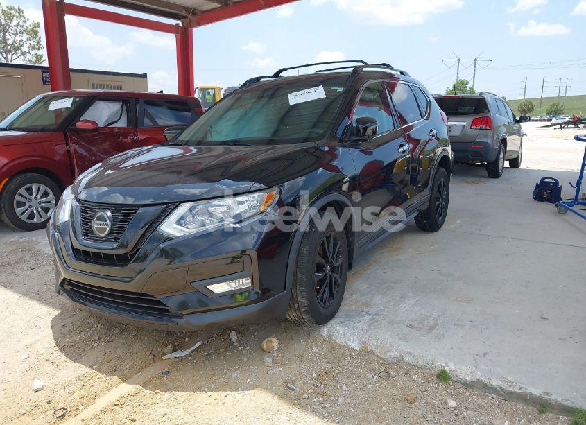 Photo 2 of 2018 Nissan Rogue SV (VIN 5N1AT2MT8JC767506)