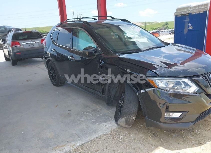 Photo 6 of 2018 Nissan Rogue SV (VIN 5N1AT2MT8JC767506)