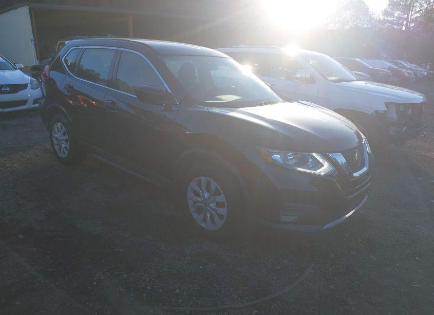 2018 Nissan Rogue S (VIN 5N1AT2MT8JC768882) main photo