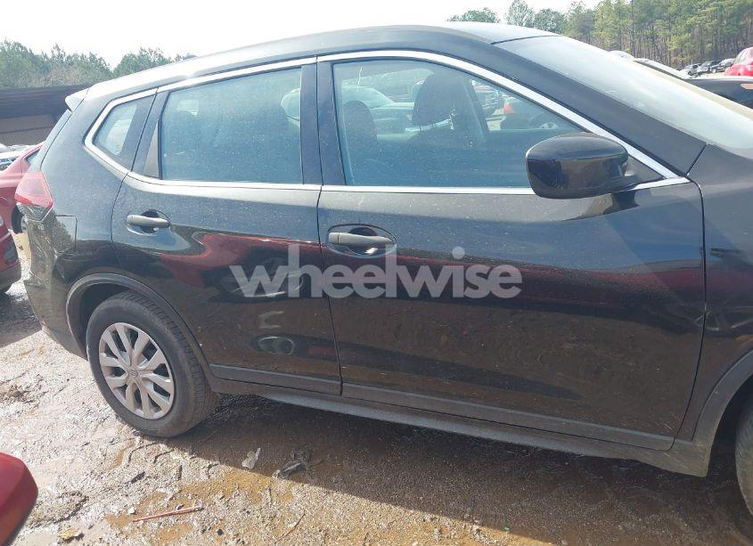 Photo 13 of 2018 Nissan Rogue S (VIN 5N1AT2MT8JC783172)