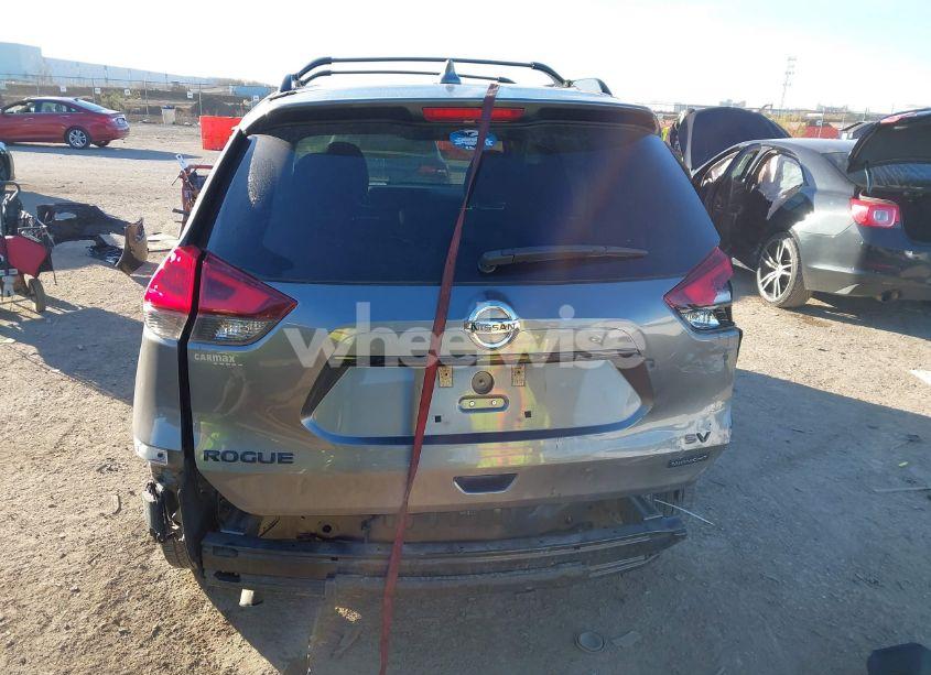Photo 16 of 2018 Nissan Rogue SV (VIN 5N1AT2MT8JC787965)