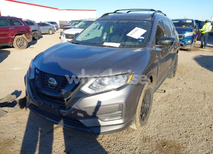 Photo 2 of 2018 Nissan Rogue SV (VIN 5N1AT2MT8JC787965)