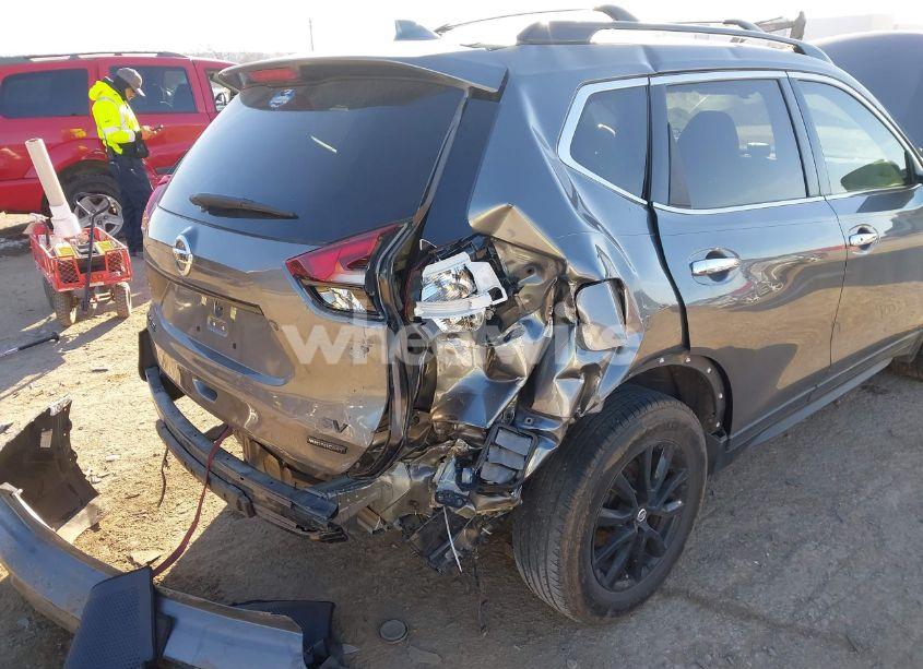 Photo 6 of 2018 Nissan Rogue SV (VIN 5N1AT2MT8JC787965)