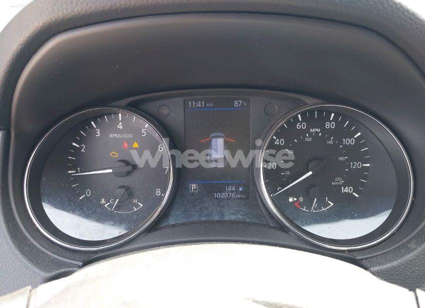 Photo 7 of 2018 Nissan Rogue SL (VIN 5N1AT2MT8JC794107)