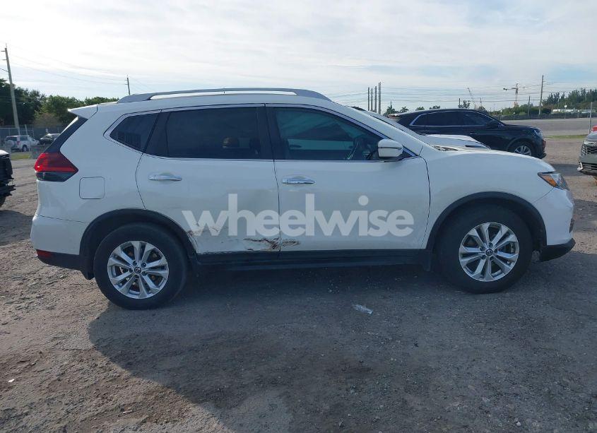 Photo 13 of 2018 Nissan Rogue S (VIN 5N1AT2MT8JC826456)