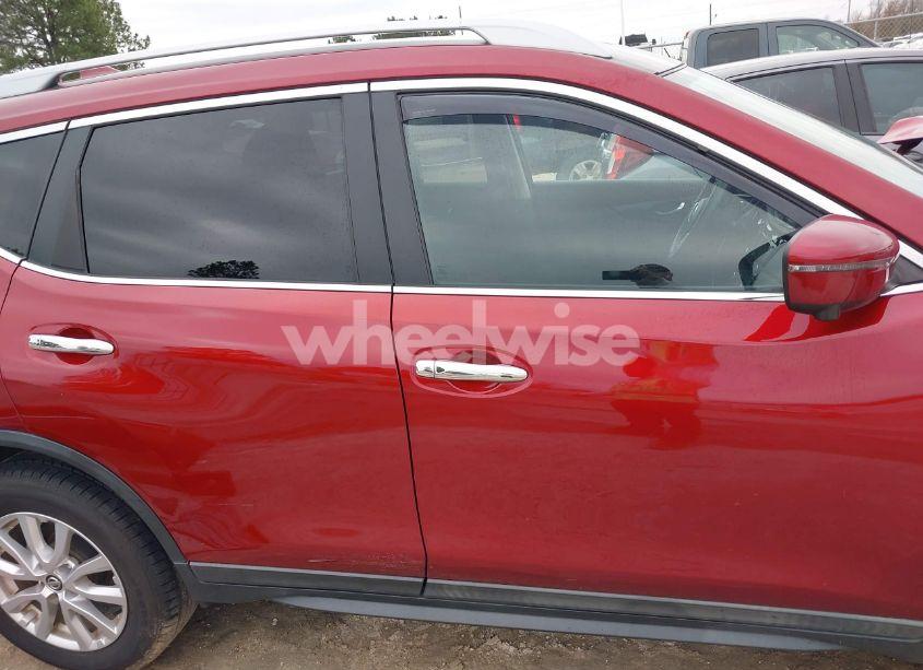 Photo 14 of 2018 Nissan Rogue SV (VIN 5N1AT2MT8JC852068)