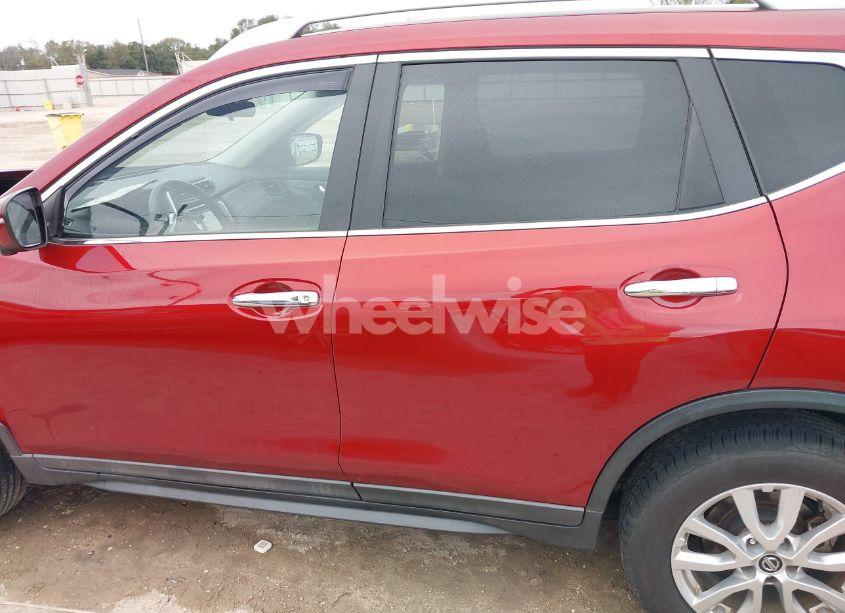 Photo 15 of 2018 Nissan Rogue SV (VIN 5N1AT2MT8JC852068)