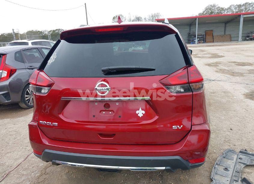 Photo 17 of 2018 Nissan Rogue SV (VIN 5N1AT2MT8JC852068)