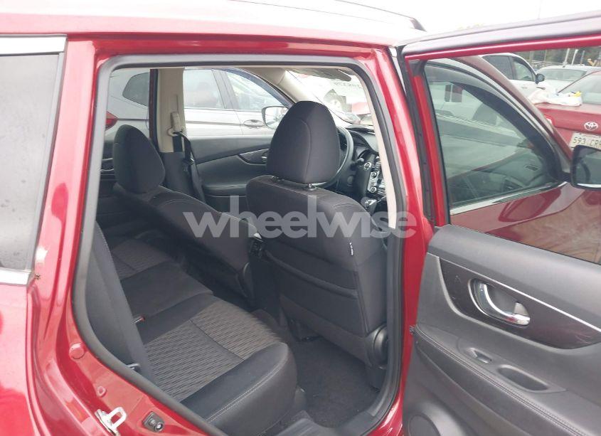 Photo 8 of 2018 Nissan Rogue SV (VIN 5N1AT2MT8JC852068)