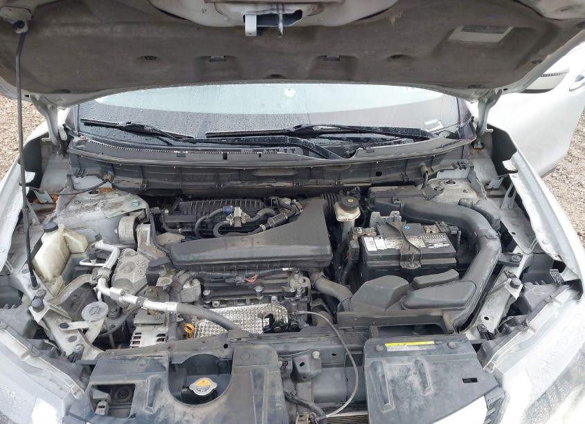 Photo 10 of 2019 Nissan Rogue SV (VIN 5N1AT2MT8KC704598)