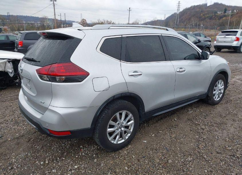 Photo 4 of 2019 Nissan Rogue SV (VIN 5N1AT2MT8KC704598)