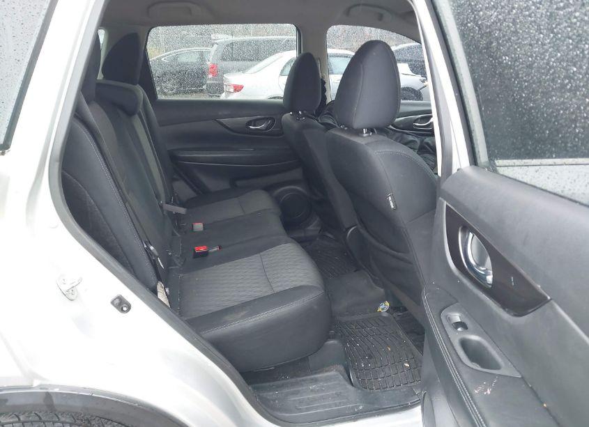 Photo 8 of 2019 Nissan Rogue SV (VIN 5N1AT2MT8KC704598)