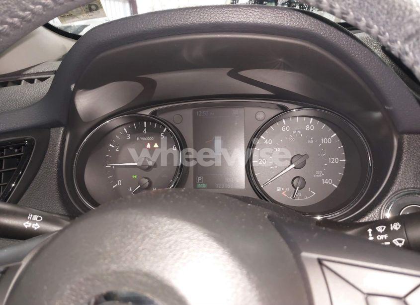 Photo 15 of 2019 Nissan Rogue SV (VIN 5N1AT2MT8KC705489)