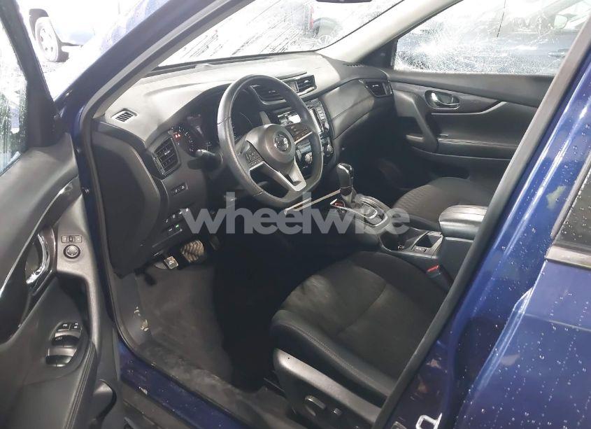 Photo 5 of 2019 Nissan Rogue SV (VIN 5N1AT2MT8KC705489)