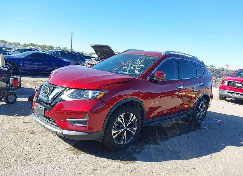 Photo 2 of 2019 Nissan Rogue SV (VIN 5N1AT2MT8KC709784)