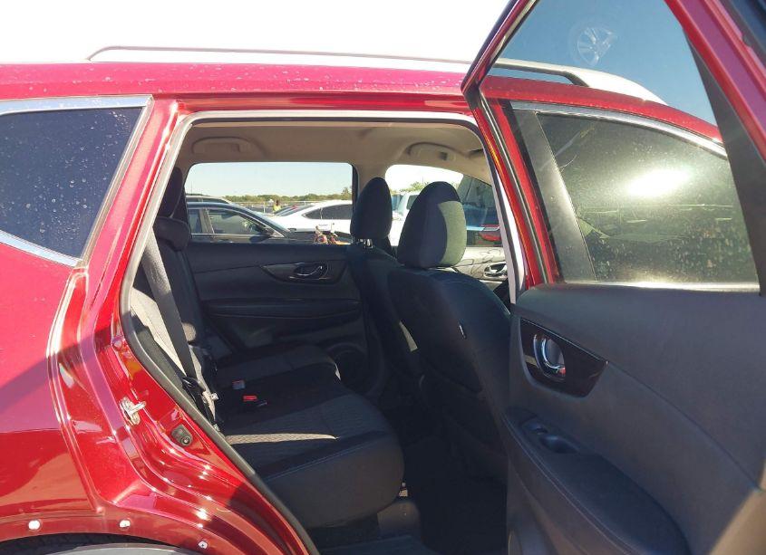 Photo 8 of 2019 Nissan Rogue SV (VIN 5N1AT2MT8KC709784)