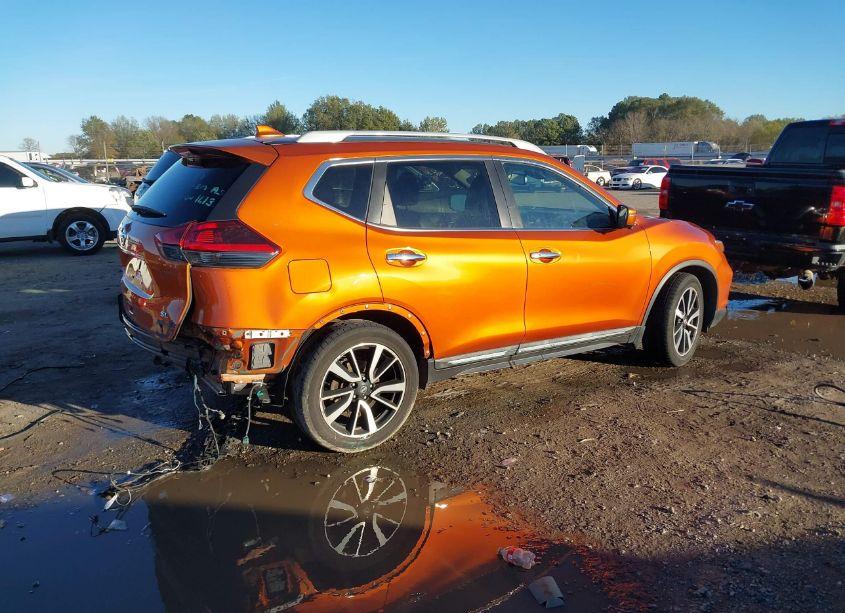 Photo 4 of 2019 Nissan Rogue SL (VIN 5N1AT2MT8KC733101)