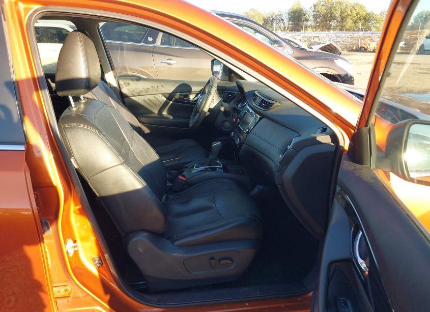 Photo 5 of 2019 Nissan Rogue SL (VIN 5N1AT2MT8KC733101)