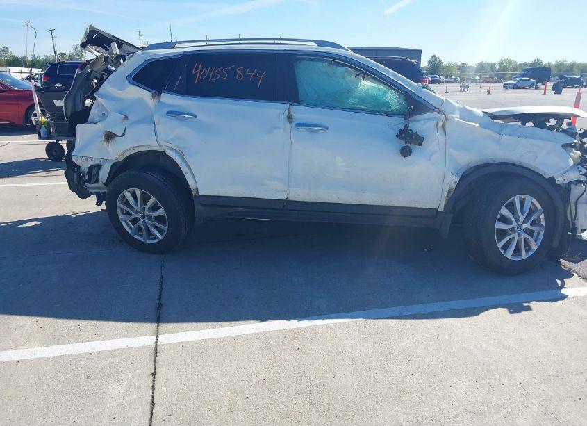 Photo 13 of 2019 Nissan Rogue S (VIN 5N1AT2MT8KC765255)