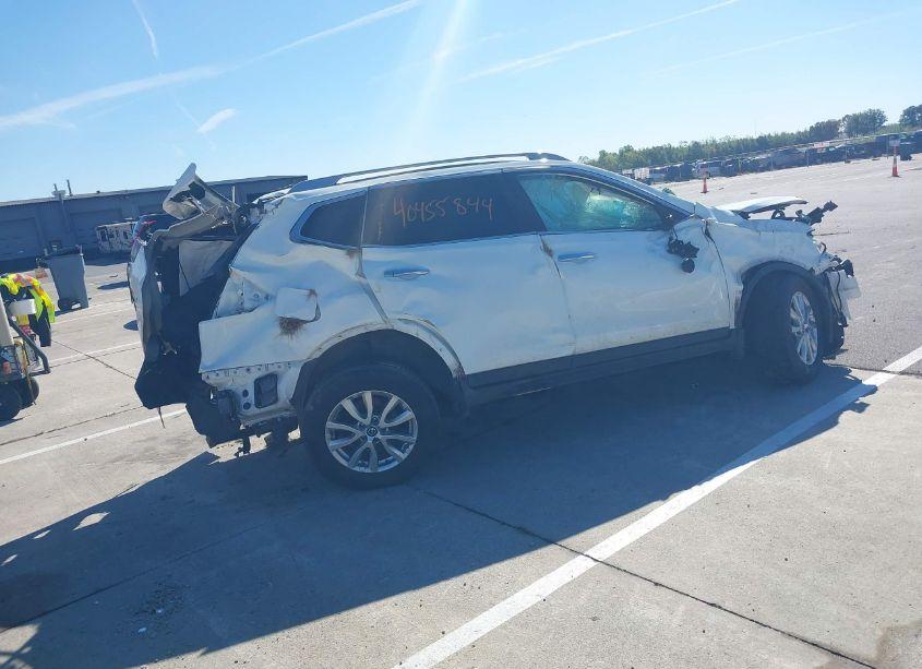 Photo 4 of 2019 Nissan Rogue S (VIN 5N1AT2MT8KC765255)